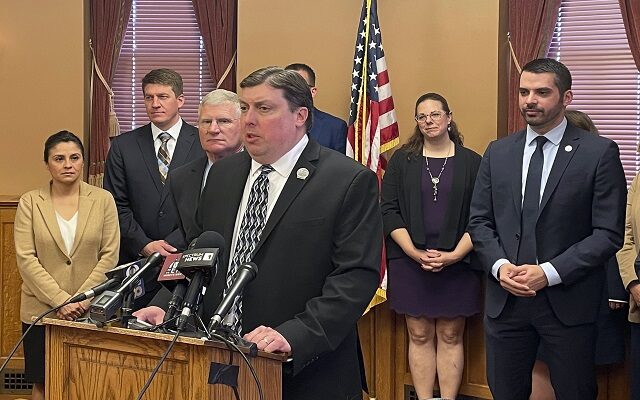 Wisconsin Republicans propose raises for public defenders, prosecutors