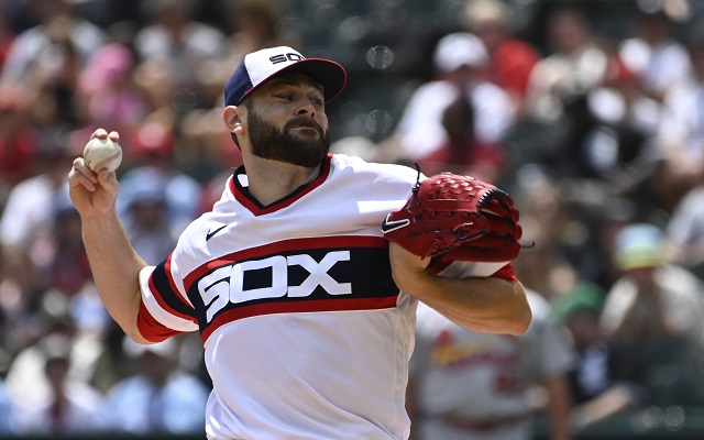 DeJong, Contreras lead Cards past White Sox 4-3 in 10 innings