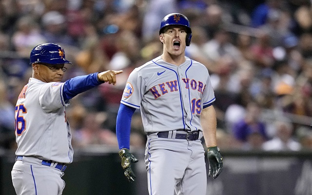 Brewers acquire outfielder Mark Canha as Mets continue to deal veterans before trade deadline