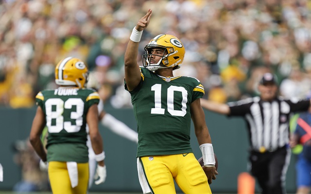 Packers seek to take early control of NFC North by beating Lions