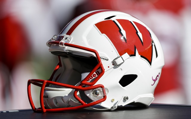 Wisconsin QB Tanner Mordecai out indefinitely after breaking his throwing hand in loss to Iowa