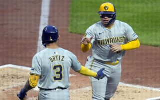 Contreras has 3 hits as Brewers take advantage of sloppy inning by Pirates in 3-2 victory