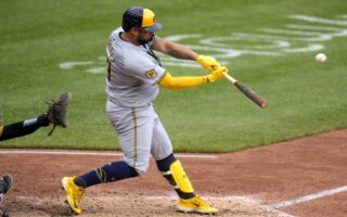 Gary Sánchez pinch hits for 2-run homer in 8th; Brewers rally for 7-5 win, series split with Pirates